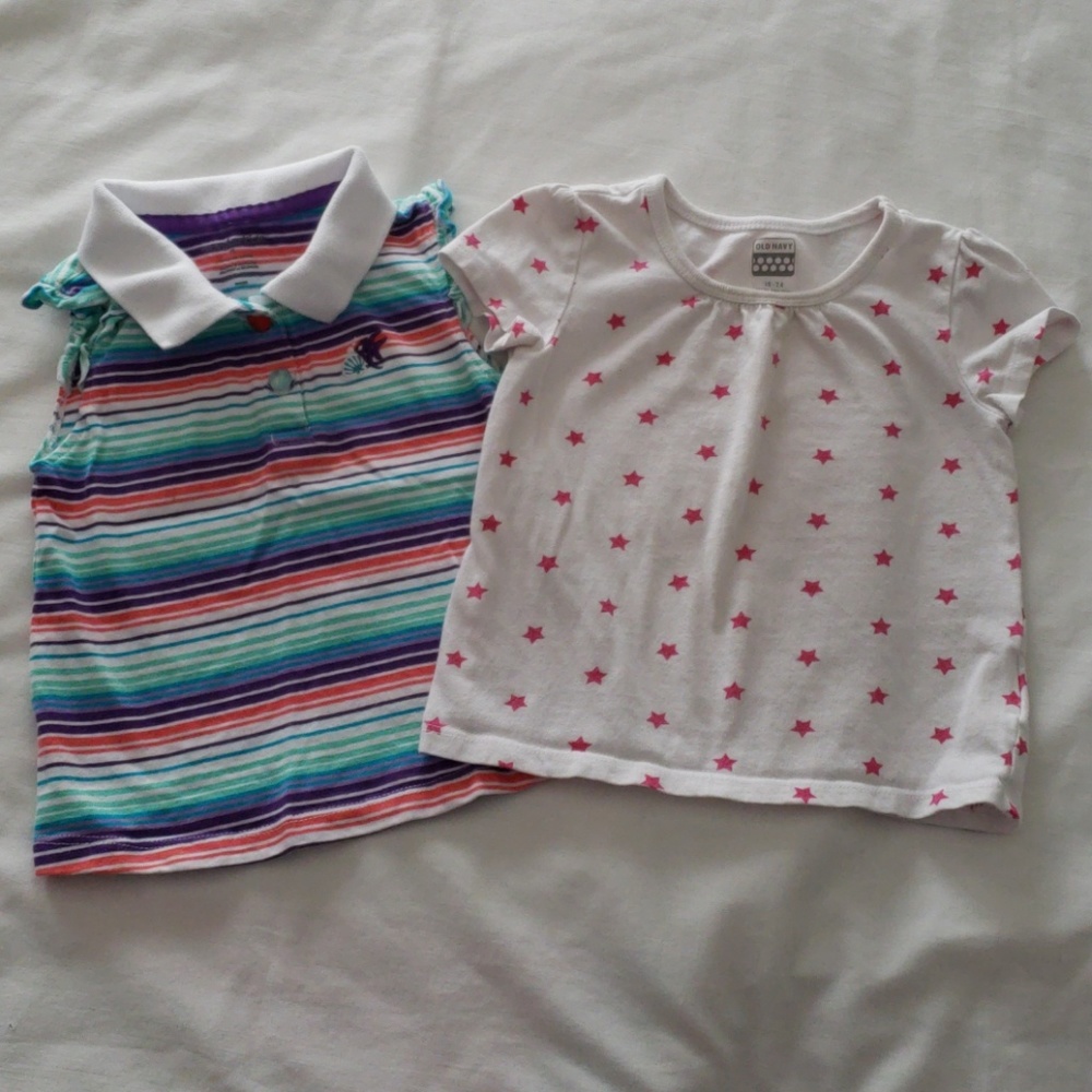A bundle of 2 tops